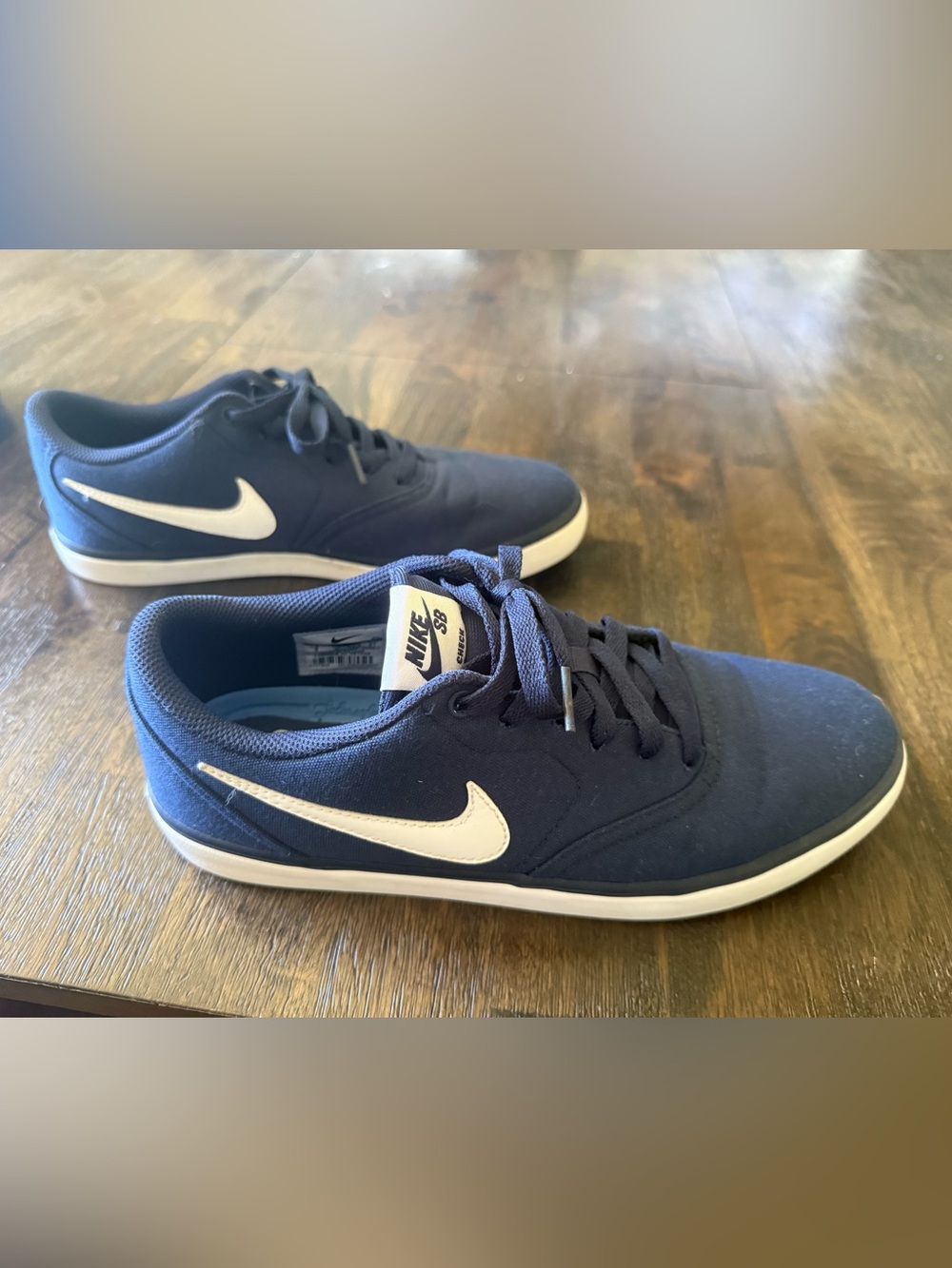 Nike SB Men’s Navy and White